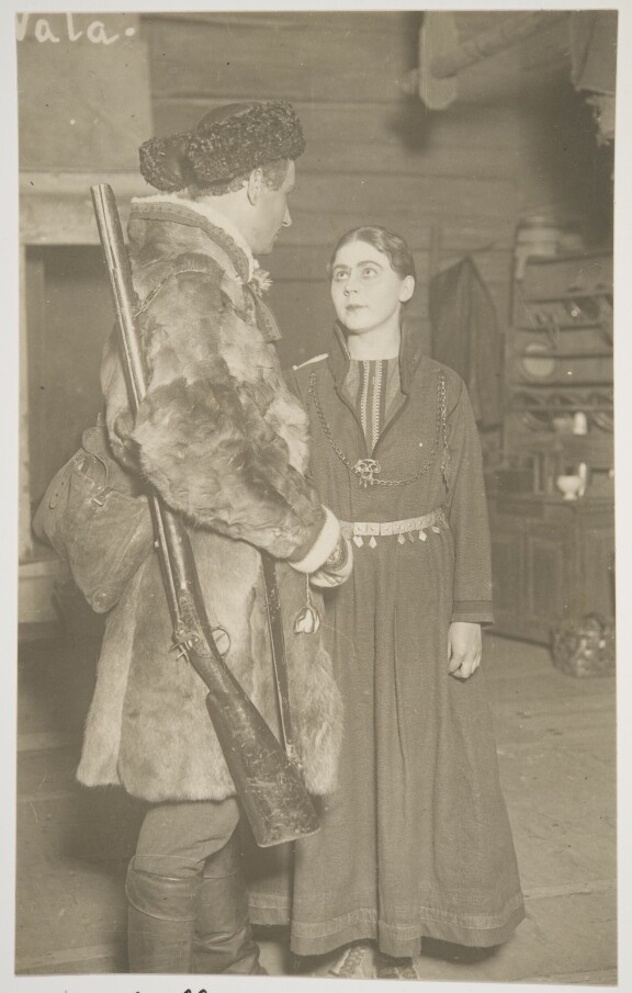 Urho ja Aili Somersalmi näytelmässä Vala vuonna 1918.