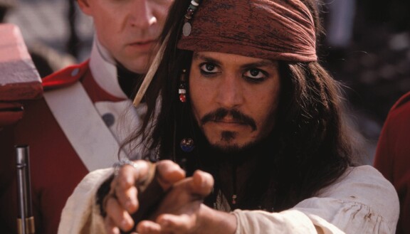 Johnny Depp huomioitiin vuonna 2004 parhaan miespääosan Oscar-ehdokkuudella Jack Sparrow'n roolista.