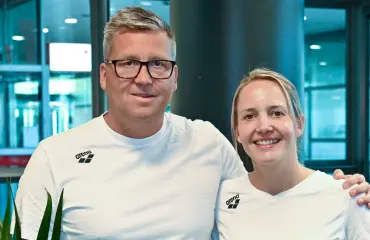 Jani Sievisen Maria-vaimolta voi jäädä Amazing Racen vuoksi koulun kevätjuhla välistä: Lupaan kajauttaa Suvivirren!