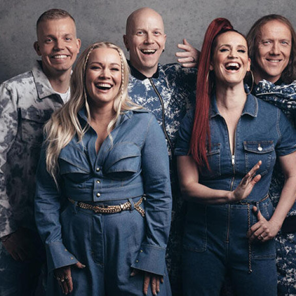 The Voice of Finlandin uudella kaudella tähtivalmentajakatraan muodostavat Elastinen, Anna Puu, Toni Wirtanen ja Sipe Santapukki, sekä Maija Vilkkumaa. Sisäkuva