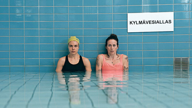 Pamela Tolan elokuva Järjettömän paska idea herättää ristiriitaisia tunteita – Alina Tomnikov tekee vaikuttavan debyyttipääroolin alina ja iina