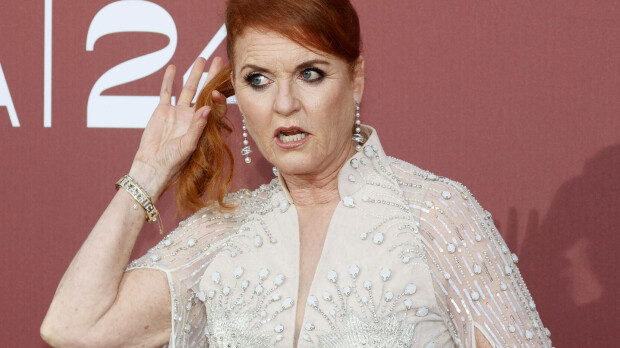Sarah Ferguson hermostui yleisöön lavalla - meuhkasi ja käskytti Cannesissa!