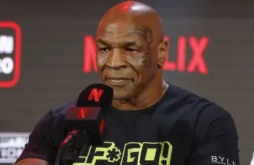 Mike Tyson sai lentokoneessa sairaskohtauksen