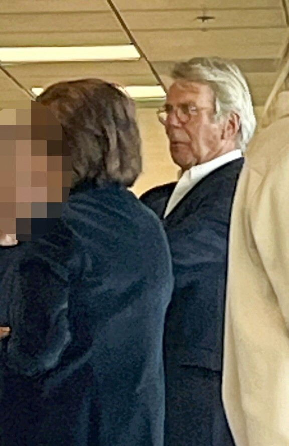 Mitä ihmettä Björn ”Nalle” Wahlroos otti mukaansa lentokoneeseen