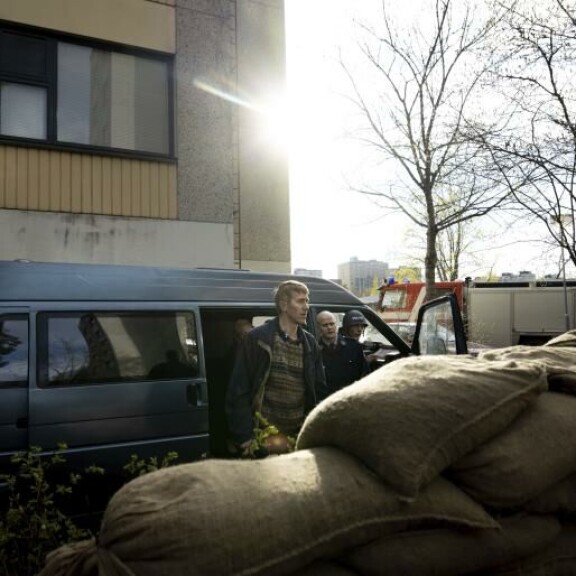 Tampereen Hervanta muuntuu Piiritys-sarjassa Lahden Metsäpellontieksi, jossa tosielämän piiritystilanne tapahtui kevättalvella 1994. Tampereen Hervanta muuntuu Piiritys-sarjassa Lahden Metsäpellontieksi, jossa tosielämän piiritystilanne tapahtui kevättalvella 1994.