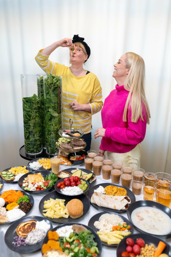 Eevan viikon ruokavalio katettuna yhdelle pöydälle. Olet mitä syöt
Eeva Vekki