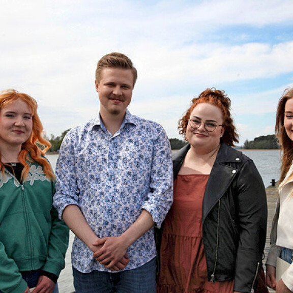 Joonas valitsi Lindan (oikealla). maajussi