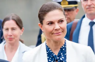 Kruununprinsessa Victoria hurmaa tyylikkäänä – kerää kansainvälistä huomiota