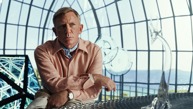 Daniel Craig palasi mestarietsivän rooliin – ketteräliikkeinen Glass Onion viihdyttää vaikka ei ole tarinaltaan edeltäjänsä veroinen mysteeripalapeli Glass Onion