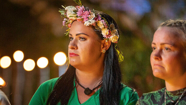 TIS: Maajussi-Johanin kumppani näkee videolta, kuinka mies koskettelee sinkkunaista jalkovälistä – menivätkö rajat rikki? Temptation Island Suomi Nina