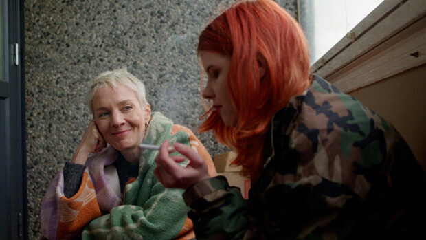 Launo, 22, käyttää Kelan tuet huumeisiin – Maria Veitola seuraa vierestä, kun nainen piikittää itseensä amfetamiinia Kieksi Veitola doc