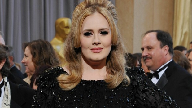 Adele raivostui kesken esityksensä