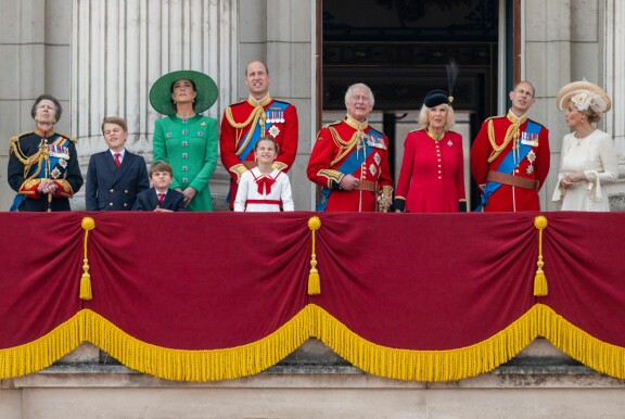 Kuningasperhe juhli viime kesänäkin Charlesin syntymäpäiviä ilman Harrya ja Meghania.