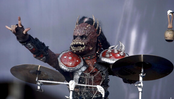 Lordi-yhtyeen rumpalina oli Sampsa Astala alias Kita. Nimi keksittiin hirviönaamarin näyttävistä hampaista.