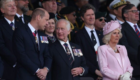 Prinssi William, kuningas Charles ja kuningatar Camilla edustivat kuningasperhettä arvokkaassa tilaisuudessa.