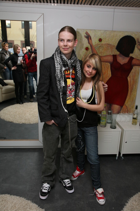 Idols-finalistit vuosimallia 2007. Ari voitti skaban Anna Abreun tullessa kakkossijalle.