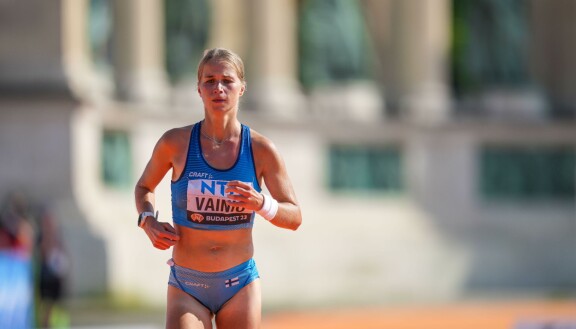 Kestävyysjuoksija Alisa Vainio.