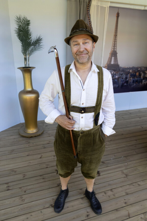 Teemu Lehtilä hauskuuttaa kesällä Kangasalan kesäteatterissa.