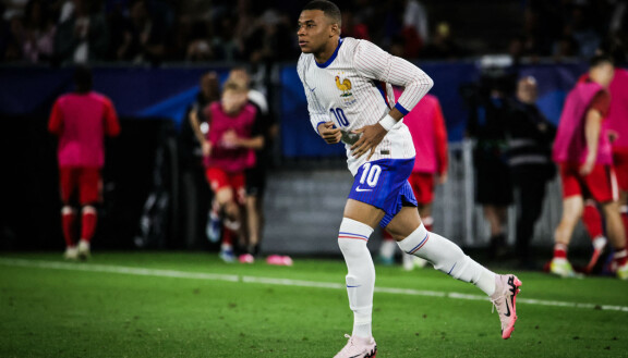 Ranskan kapteeni on 25-vuotias hyökkääjä Kylian Mbappé, joka edustaa heinäkuusta lähtien Real Madridia.