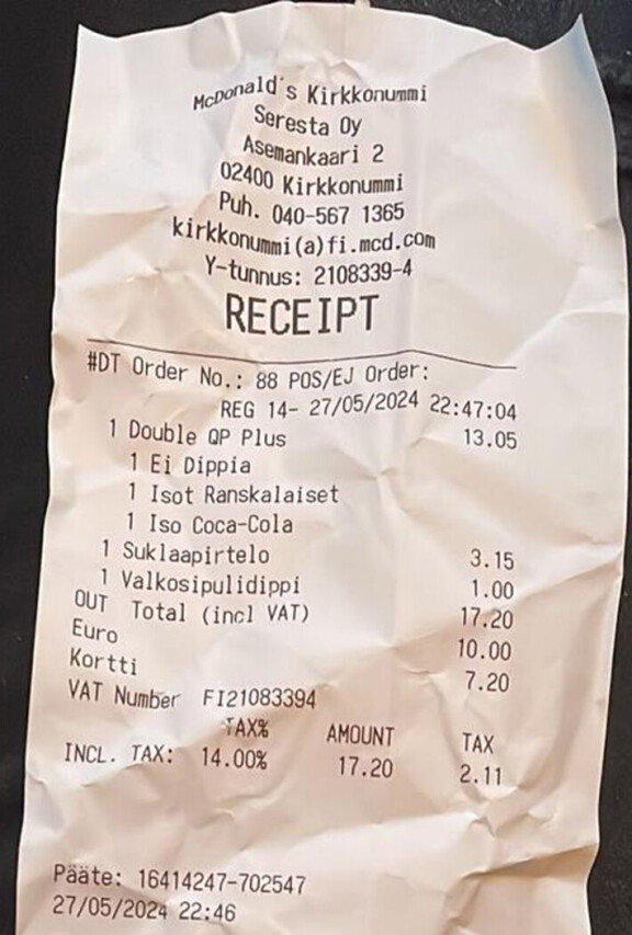 Stefulle iski yöllinen nälkä. Taksikuski maksoi aterian, mutta rahojaan hän ei koskaan saanut Stefulta takaisin.
