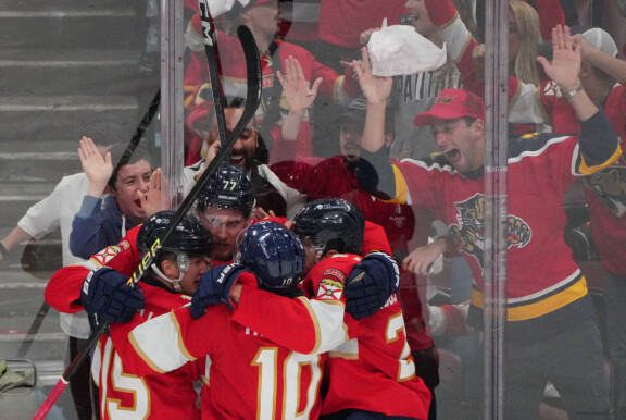 Suomalaispelaajien Florida Panthers on ollut finaalisarjassa vakuuttavassa vireessä.