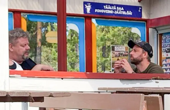 Jari Sillanp Ja Siim Bahmatsov Ahmivat Grilliruokaa Kalajoella Jari Sillanp Ja Siim Bahmatsov Ahmivat Grilliruokaa Kalajoella