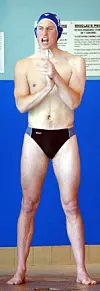 Yliopistovuosinaan prinssi William oli innokas vesipoolopelaaja. Tässä tyylinäyte speedoissa.