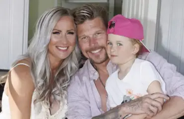 Tällaisen synttäriyllätyksen Rita ja Aki Manninen järjestivät Donna-tyttärelleen Kyproksella – "Sä oot ihan häkeltynyt"