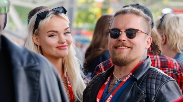 Iida ja Archie vauhdikkaina festareilla keskisormet pystyssä – kuvat!