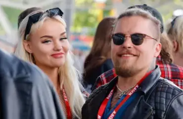 Iida ja Archie vauhdikkaina festareilla keskisormet pystyssä – kuvat!