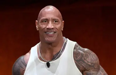 Tunnistaisitko Dwayne "The Rock" Johnsonia tukka päässä? Tuoreet kuvat paljastavat muodonmuutoksen