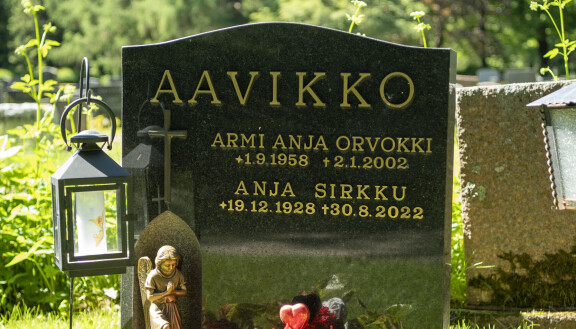 2020612 Armi Aavikko. Hauta. Seiska/Oona Grönqvist