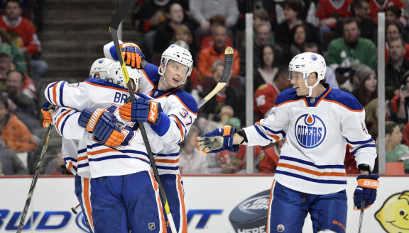 Petrell painoi reilu vuosikymmen sitten myös NHL-askissa. Helsinkiläinen edusti kahden kauden ajan Edmonton Oilersia.