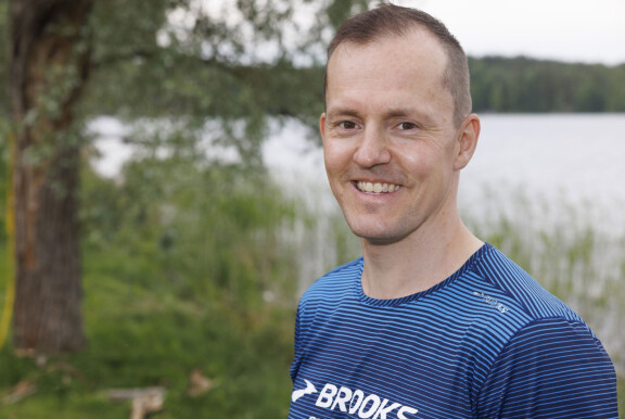 Farmi-voittaja Sami Jauhojärvi viettää kesäänsä kotikulmillaan Lahden seudulla.