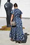Victorian asun yksityiskohtia ihaillaan sosiaalisessa mediassakin. Eräs kunkkufani tiivistää kruununprinsessan näyttävän hemaisevalta Royal Fashion Police -blogin kommenteissa.