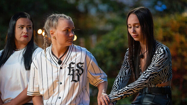 Joannan mitta tulee täyteen Leon törkeistä touhuista Temptation Islandilla: 'Kusipää!' Temptation Island Suomi Joanna Leenu Nina