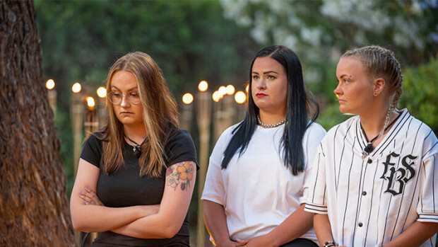 Semi ja sinkkunaiset riehaantuvat Temptation Islandilla: villiä tanssia rinnat paljaina ja ilman pikkuhousuja – Julia katsoo musertuneena videolta Temptation Island Suomi