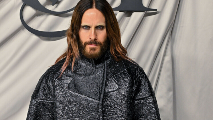 Uskoisitko 52-vuotiaaksi? Jared Leto esitteli nykykuntoaan yhtä rohkeassa asussa kuin Bianca Censori