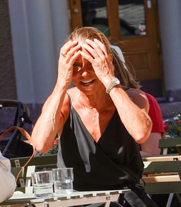 Vihkisormus puuttui, mutta ranteessa roikkui tyyris Rolexin Datejust-kello. Kello maksaa uutena 14 000 euroa.