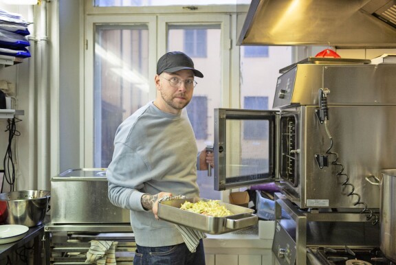 Holy Dønerissä Teemu teki kotiruokaa Seiskalle.