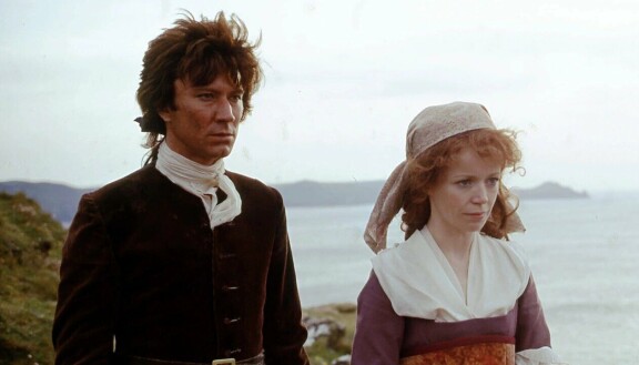Poldarkista julkaistiin vuonna 2015 uusi versio Poldark, jota esitettiin Suomessa TV1:llä vuosina 2015–2019.