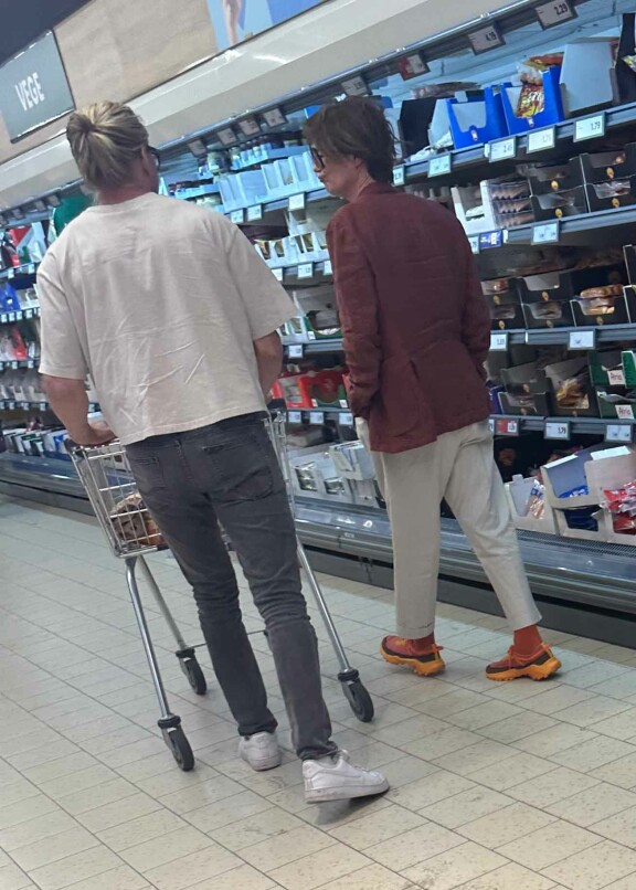 Kaksikko teki yhdessä ruokaostoksia Forssan Lidlissä.