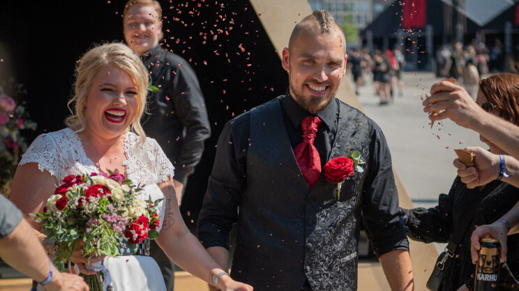 Tuska-festivaalilla nähtiin vihkiseremonia – taustalla soi Cha cha cha!