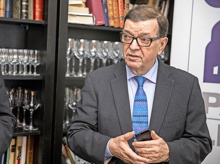 Onko Paavo Väyrynen Putouksen uusi juontaja? Sisäkuva