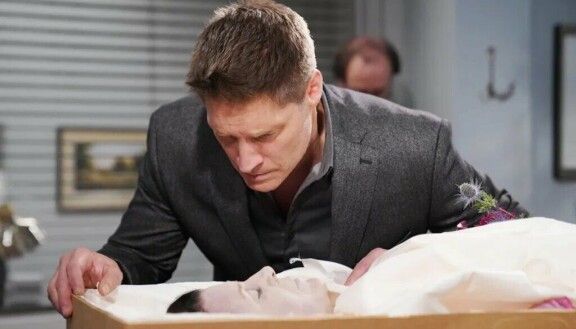 Deacon (Sean Kanan) luuli jo menettäneensäSheilan, kunnes huomasi krematoriossa, että ruumiilla on kymmenen varvasta. Sheilalla varpaita on vain yhdeksän.