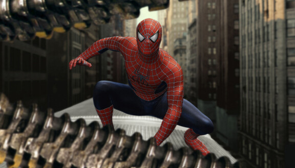 Tobey Maguire esitti Spider-Mania omassa trilogiassaan, sekä vuonna 2021 julkaistussa elokuvassa Spider-Man: No Way Home