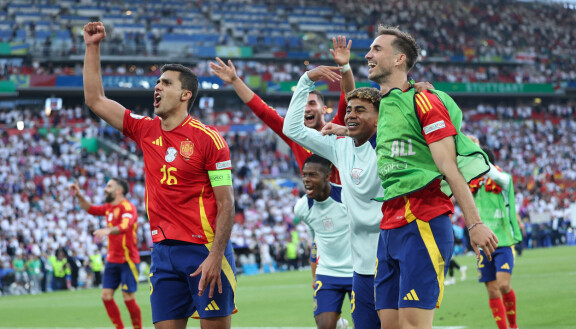 Espanja päätti isäntämaa Saksan EM-turnauksen.