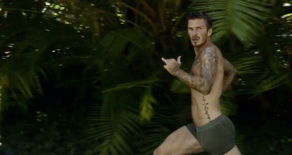 Jalkapalloilija David Beckham tähditti alusvaatekampanjaa niin videoilla kuin suurilla mainostauluillakin.