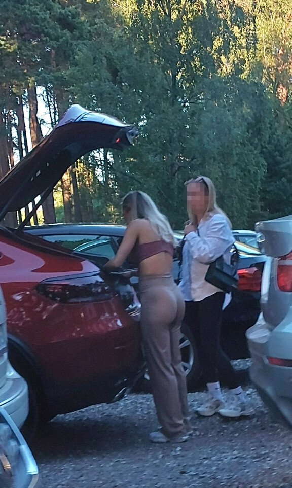 Pysäköintivirhemaksu on Tallinnassa 20 euroa, jonka Erna joutuu pulittamaan unohtuneen parkkimaksun takia.