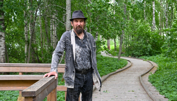 Pehtoori Terho Häkkisestä on tullut jo lähes itsekin tähti ohjelmassa, jossa niin sanonut oikeat tähdet tuodaan kaupungista maalle oikeisiin töihin.